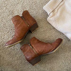 Lucky Brand leather Chelsea boots